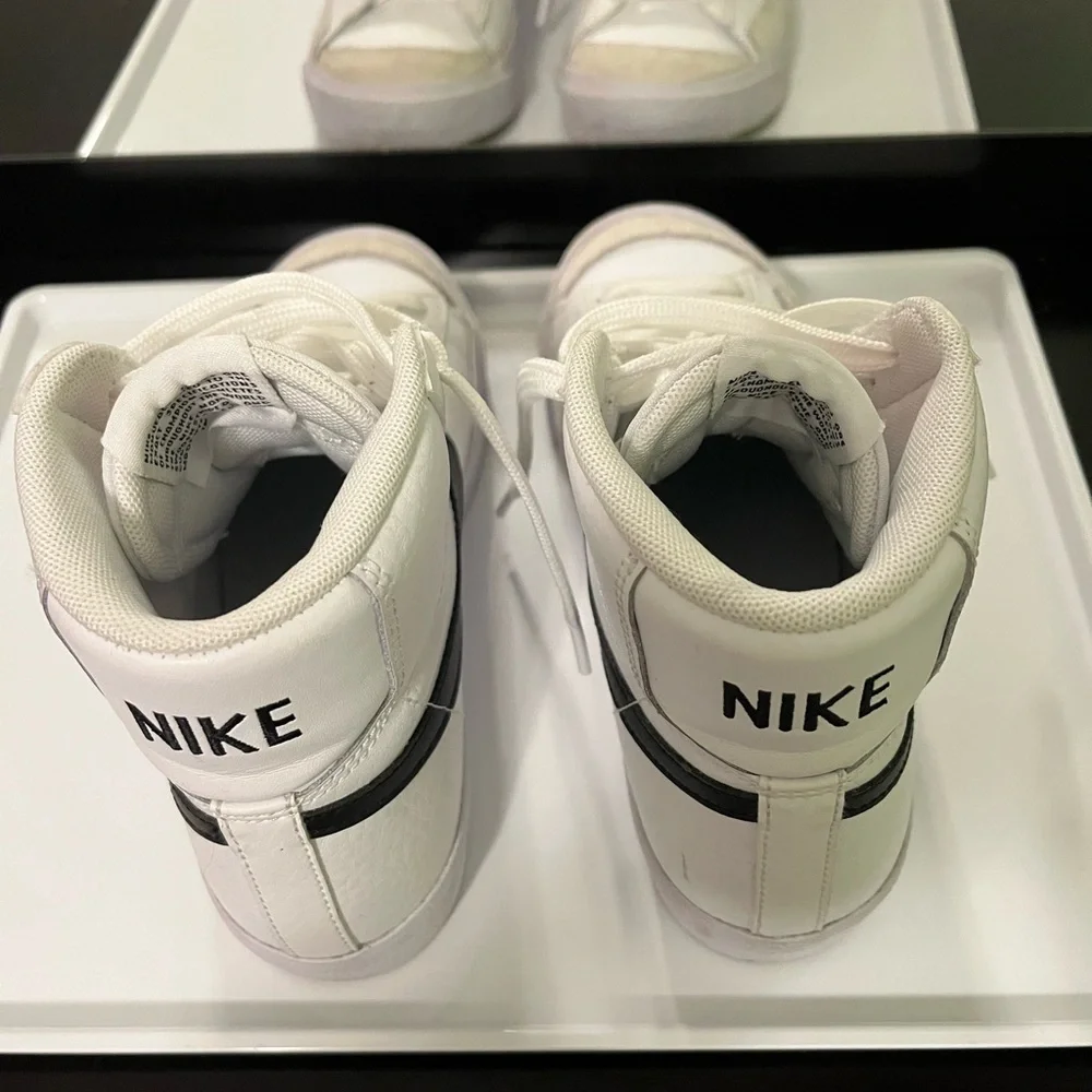 Nike blazer size 5 womens sneakers ONLY WORN ONCE - Picture 4 of 4
